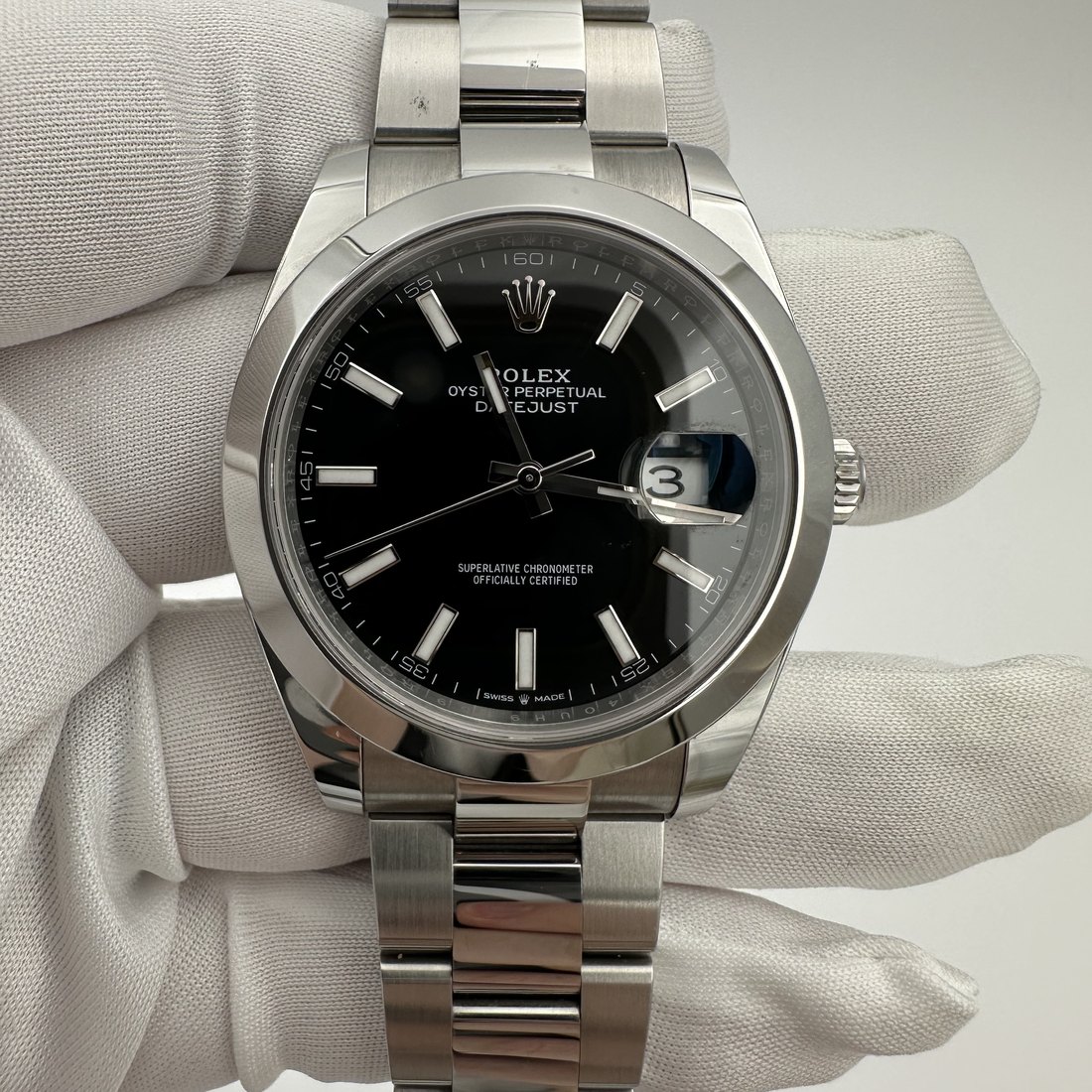 Rolex Datejust 41 black dial view 1