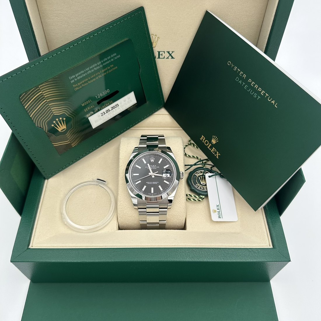 Rolex Datejust 41 black dial view 10