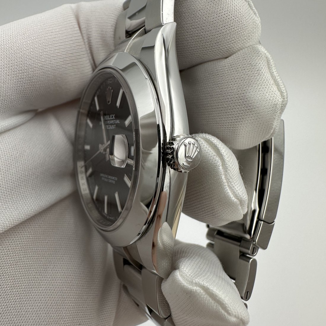 Rolex Datejust 41 black dial view 3