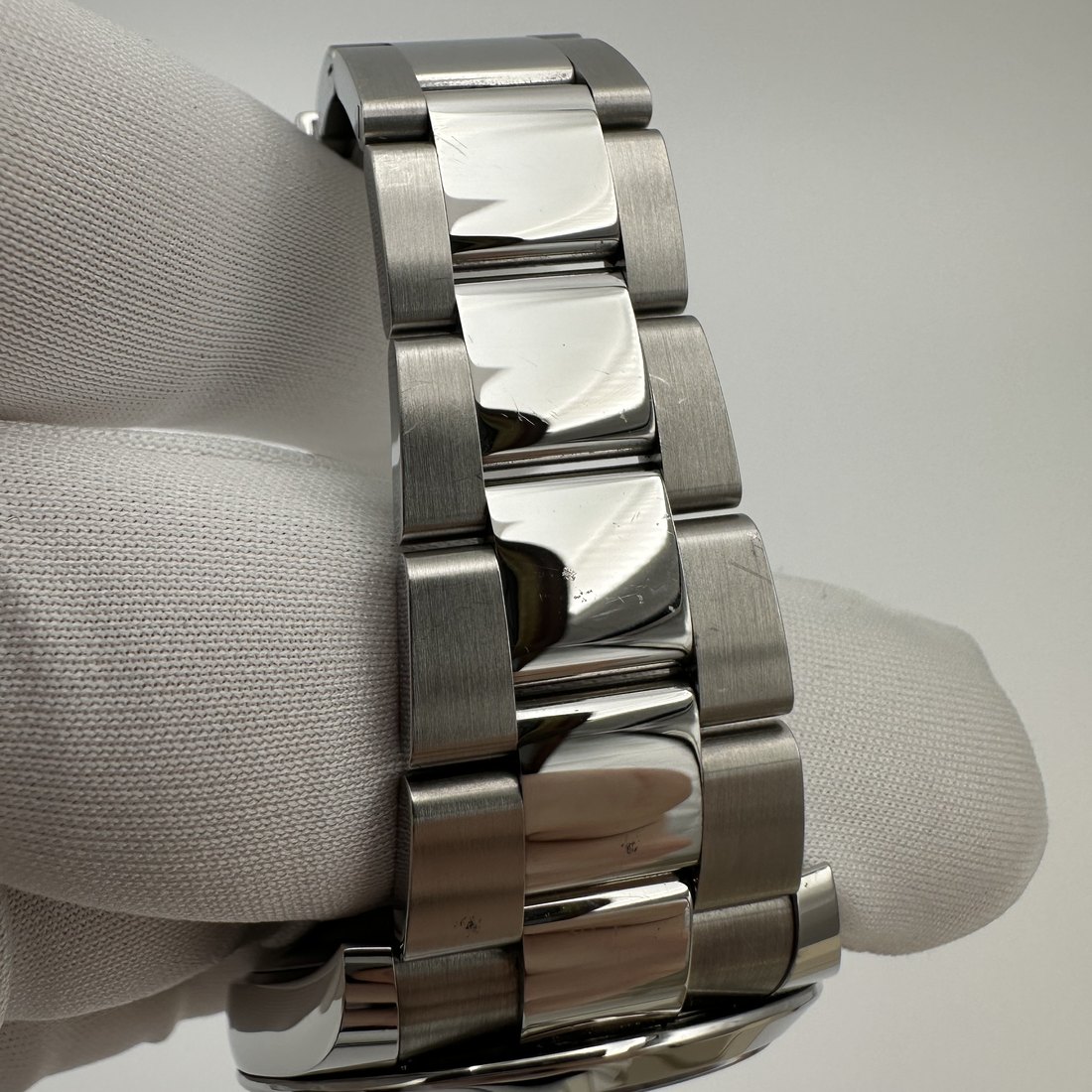 Rolex Datejust 41 black dial view 6