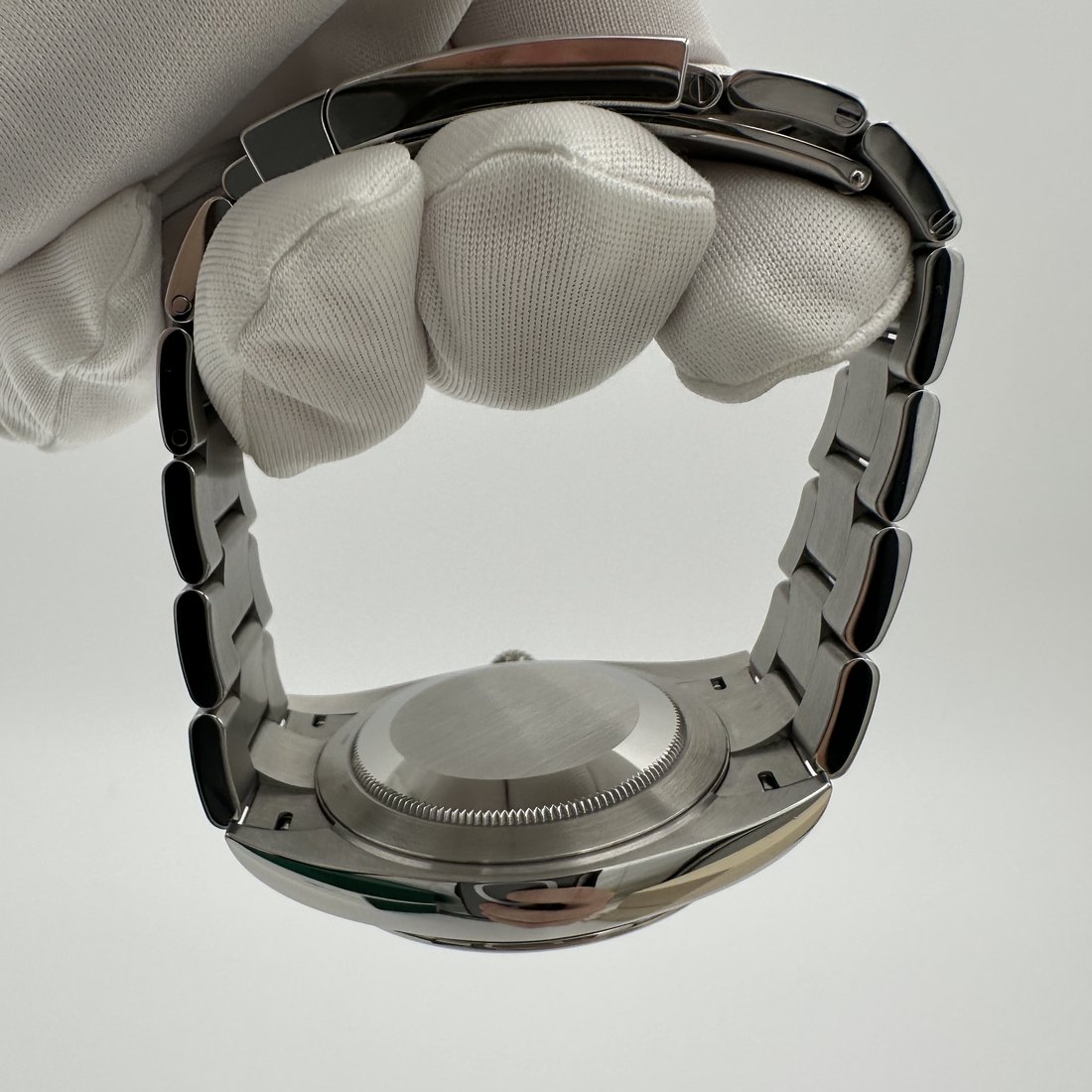 Rolex Datejust 41 black dial view 9