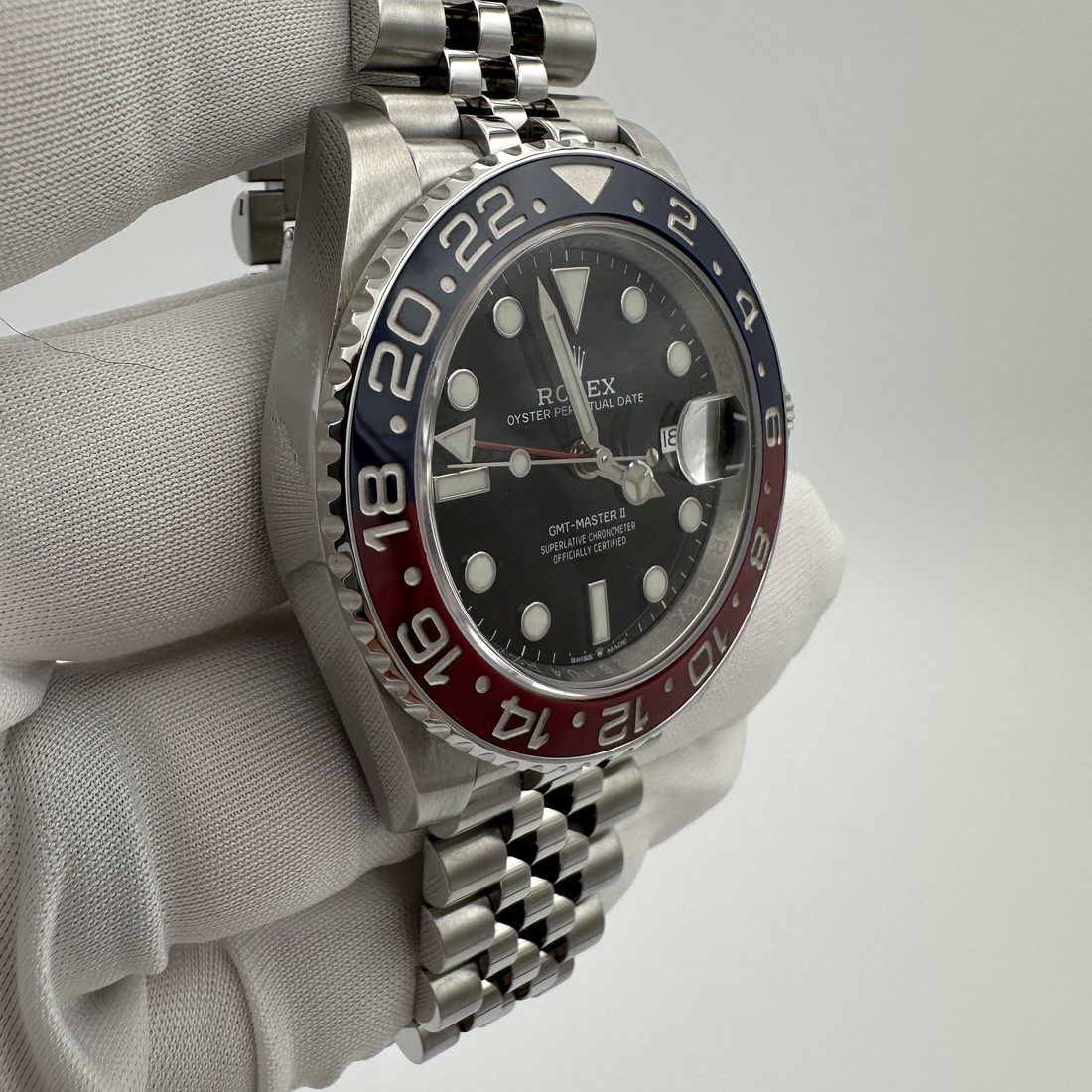 Rolex GMT-Master II &ldquo;Pepsi&rdquo; view 2