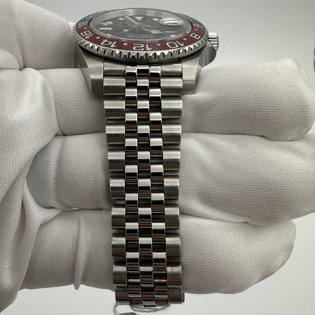 Rolex GMT-Master II &ldquo;Pepsi&rdquo; view 5