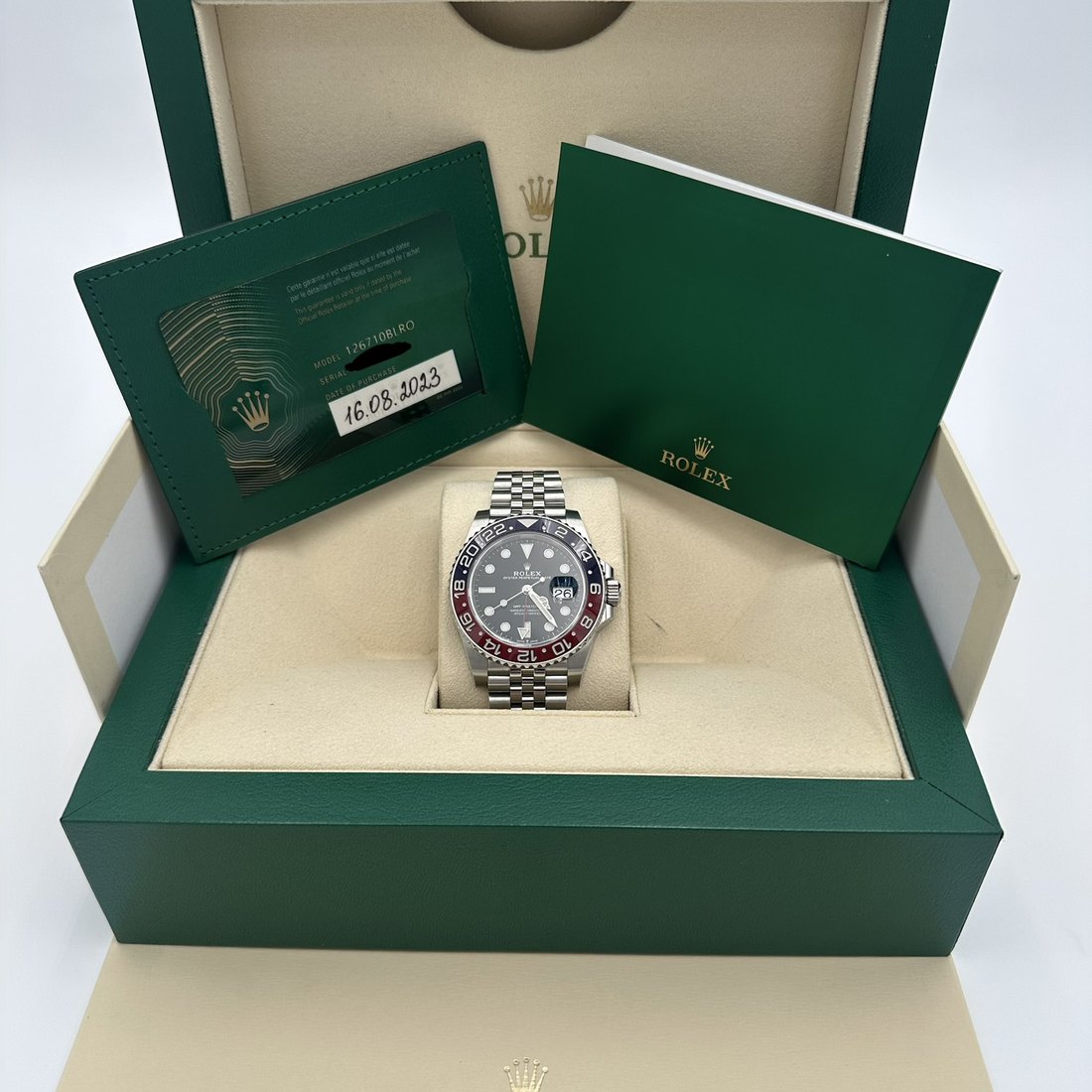 Rolex GMT-Master II Pepsi 2023 view 10