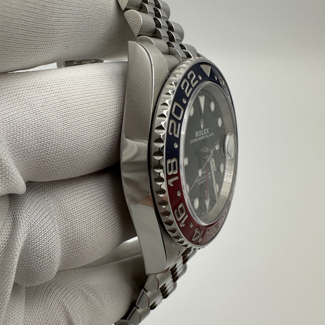 Rolex GMT-Master II Pepsi 2023 view 2