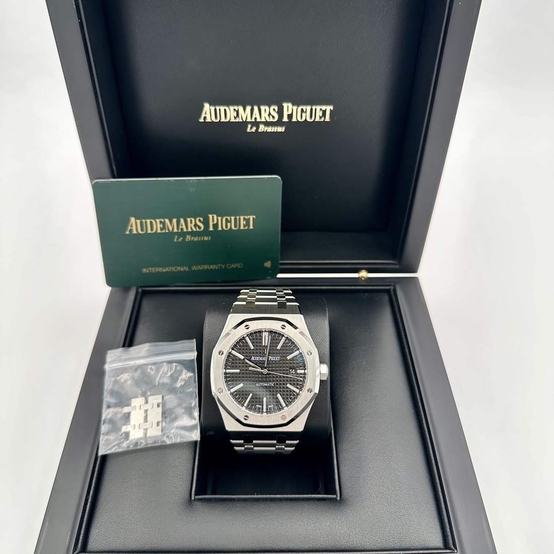 Audemars Piguet Royal Oak Selfwinding view 10