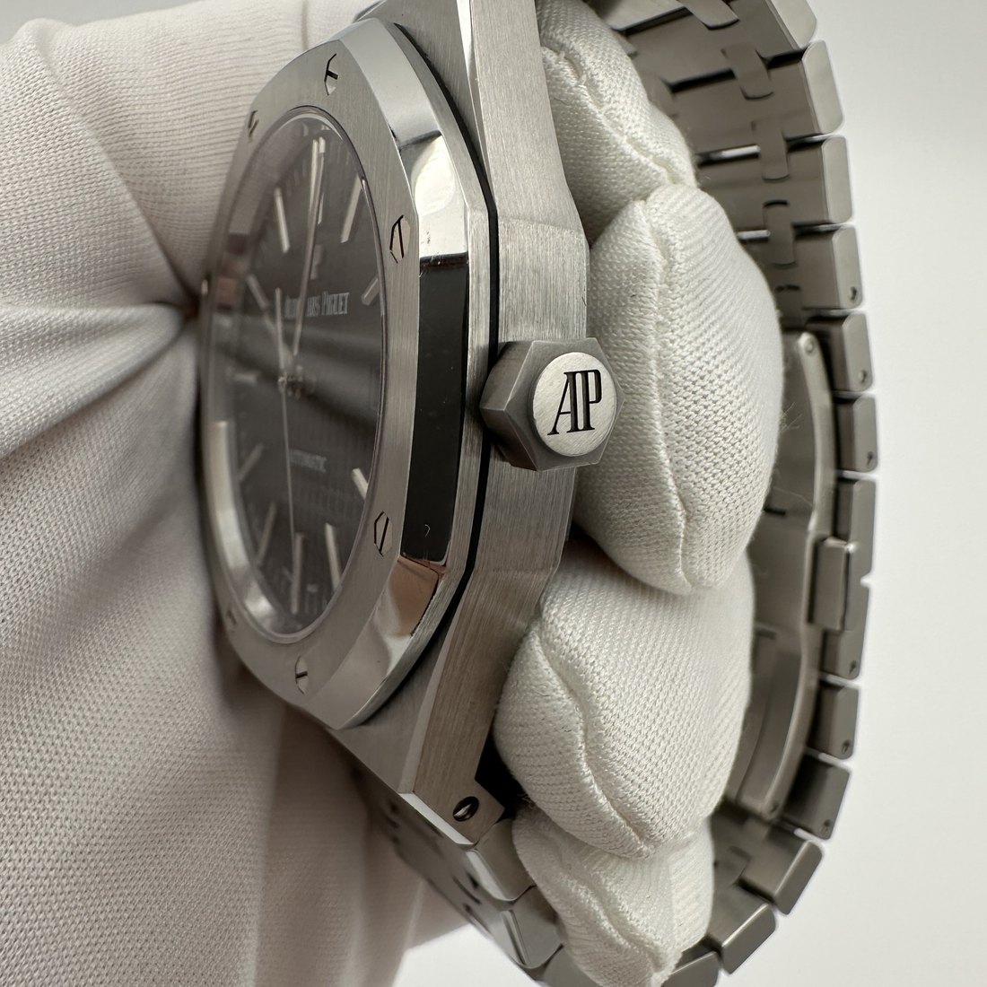 Audemars Piguet Royal Oak Selfwinding view 3