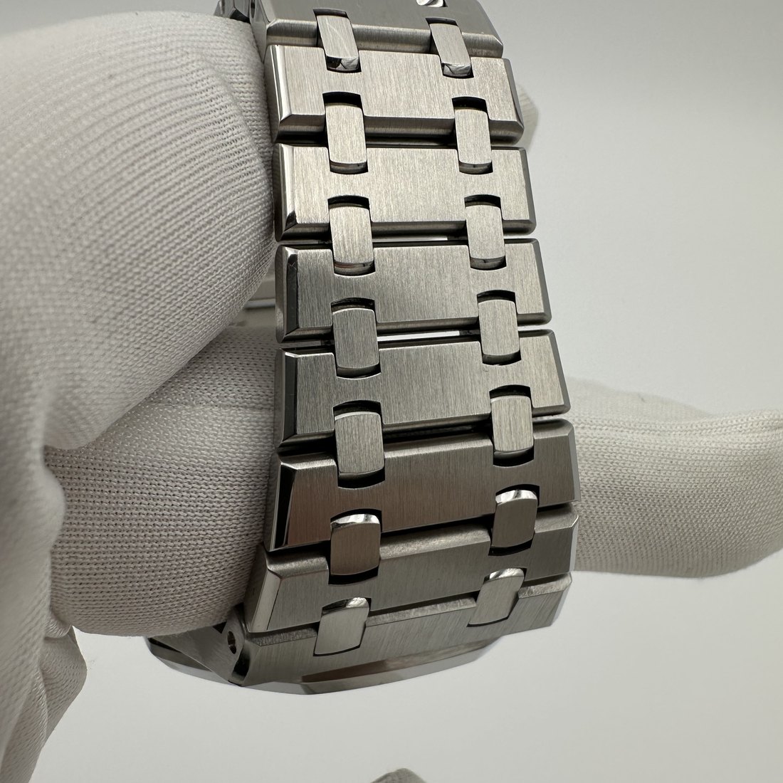 Audemars Piguet Royal Oak Selfwinding view 4