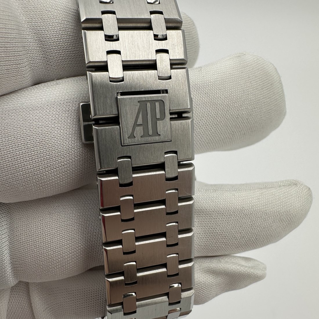 Audemars Piguet Royal Oak Selfwinding view 6