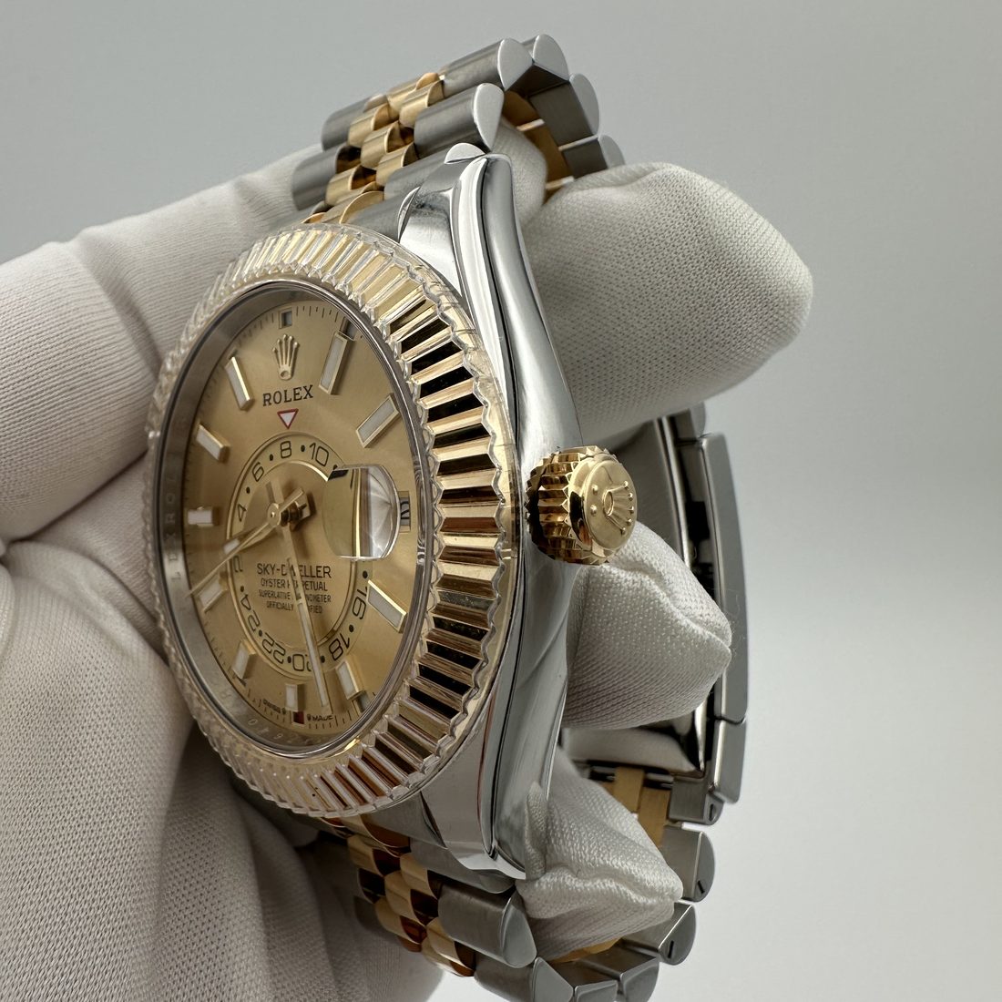 Rolex Sky-Dweller 42, view 2