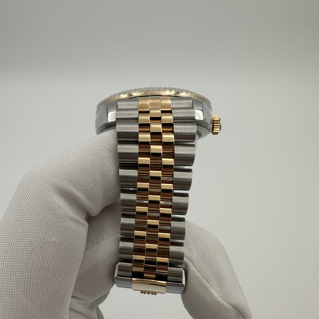 Rolex Sky-Dweller 42, view 4