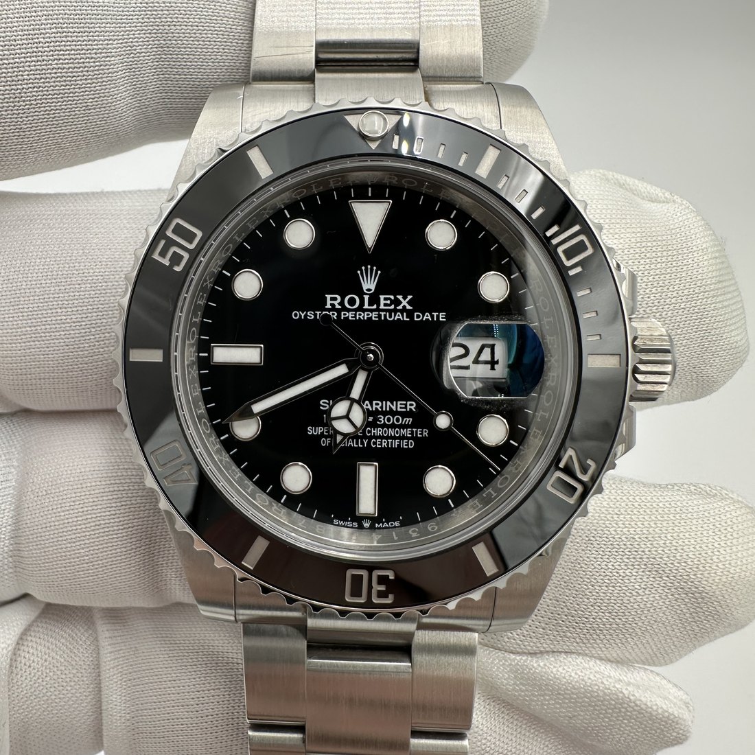 Rolex Submariner Date view 1