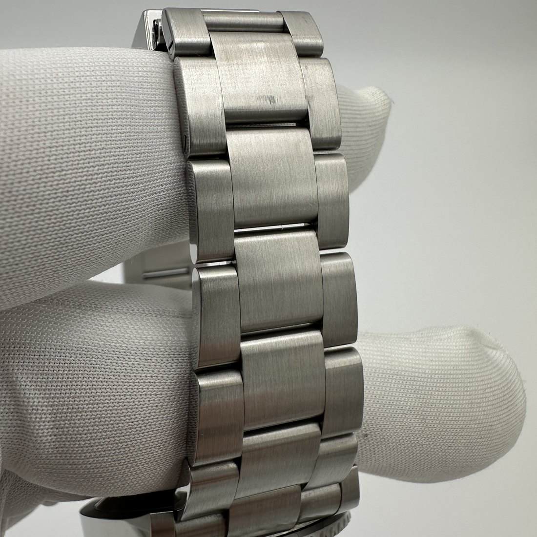 Rolex Submariner Date view 6