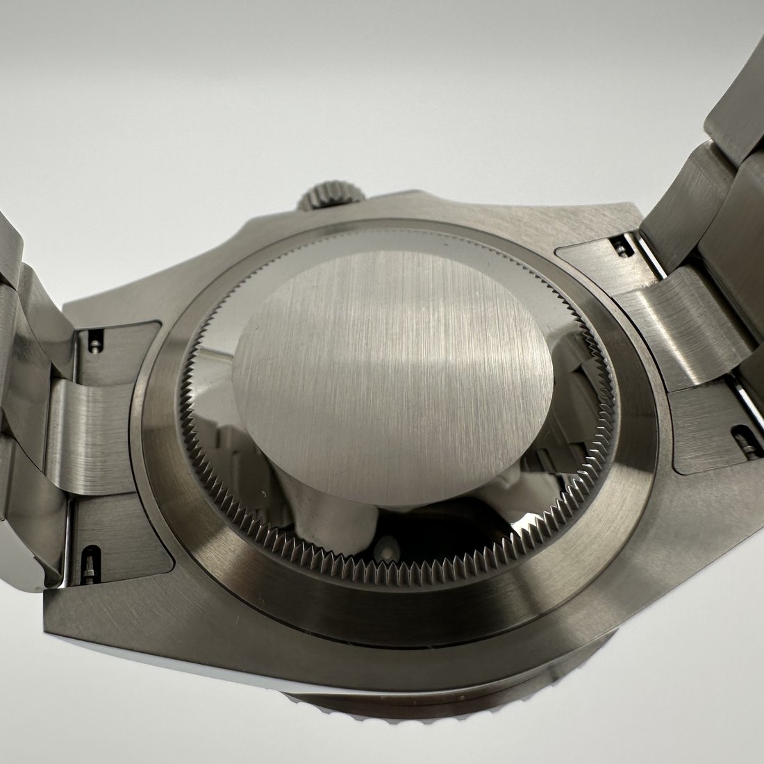 Rolex Submariner Date view 9