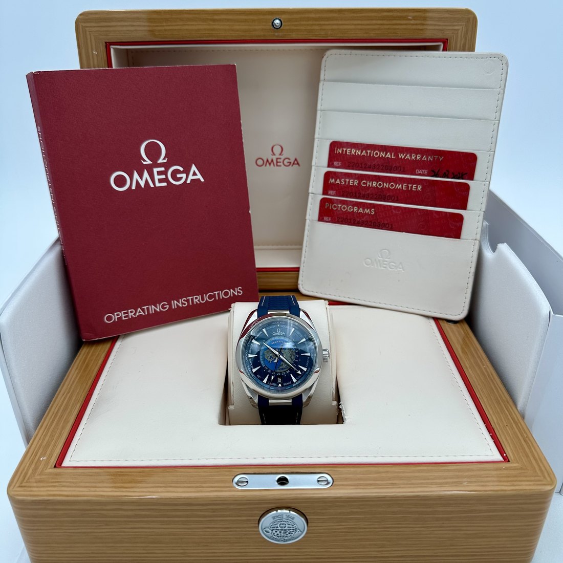 Omega Seamaster Aqua Terra Worldtimer, photo 10 of 10